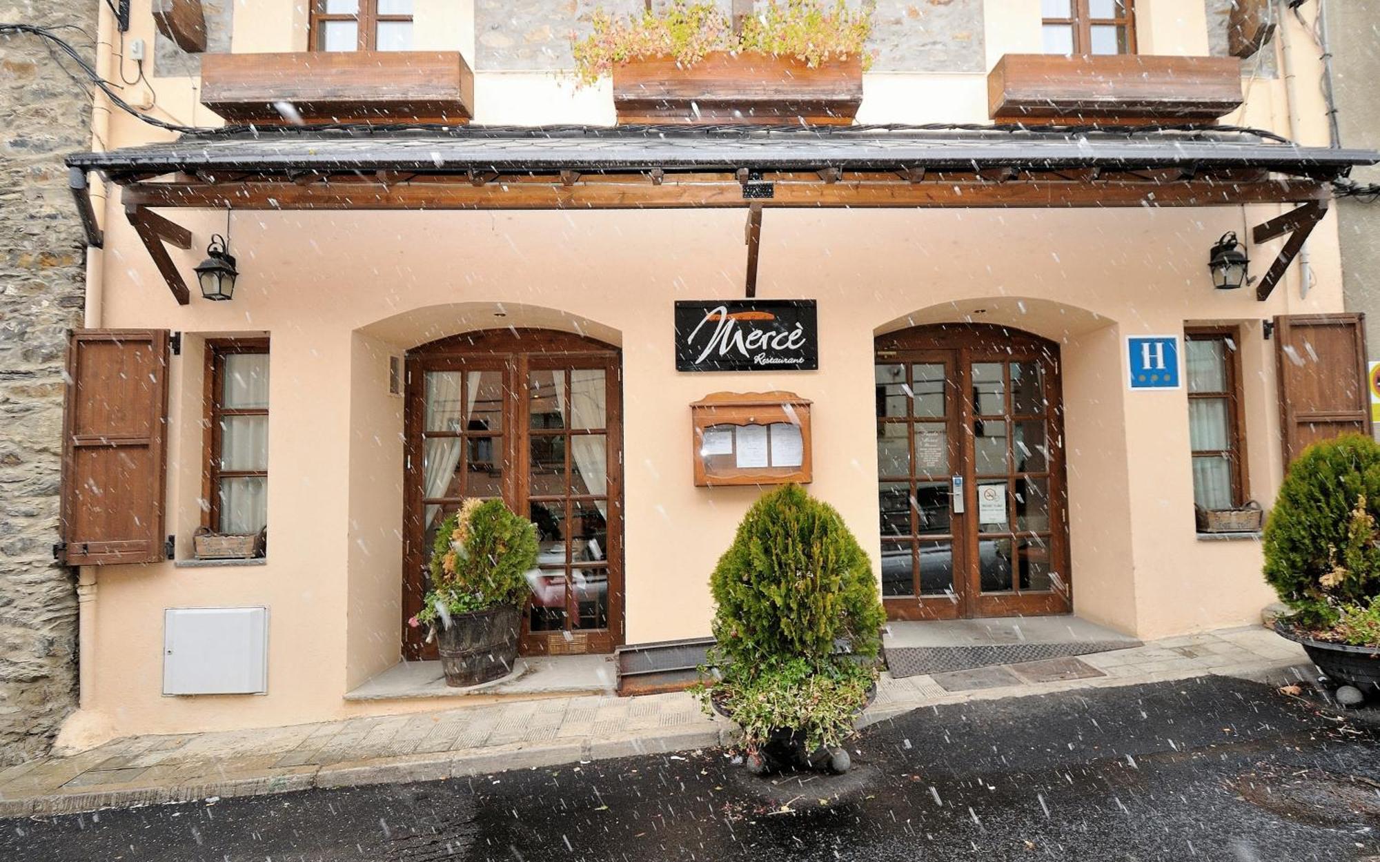 Hotel Fonda Merce Льивия Экстерьер фото
