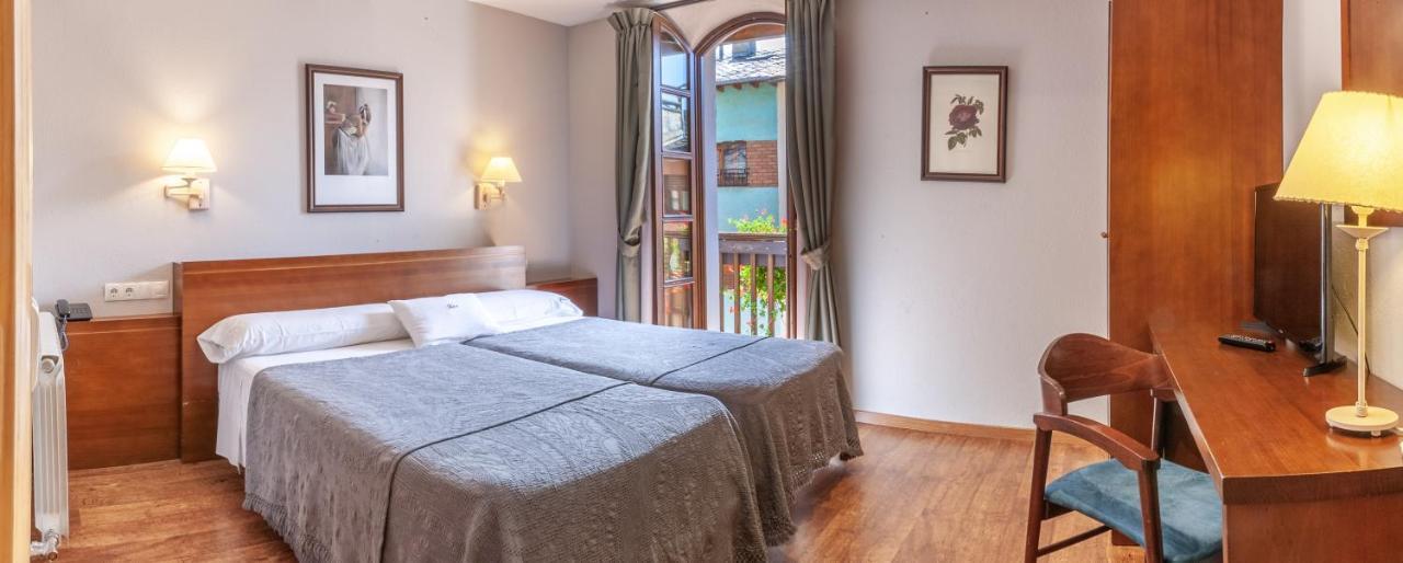 Hotel Fonda Merce Льивия Экстерьер фото