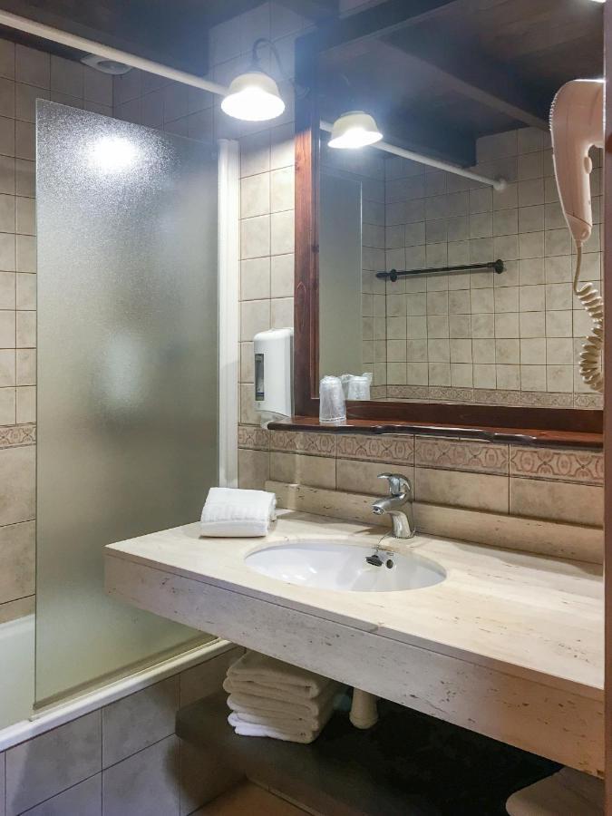 Hotel Fonda Merce Льивия Экстерьер фото