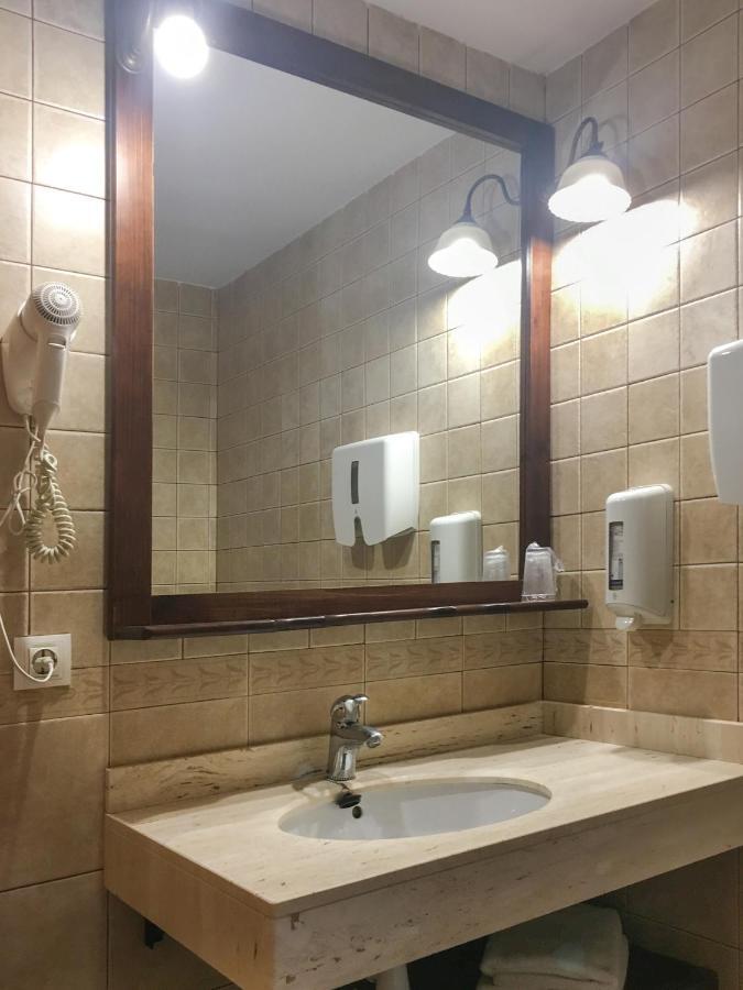 Hotel Fonda Merce Льивия Экстерьер фото
